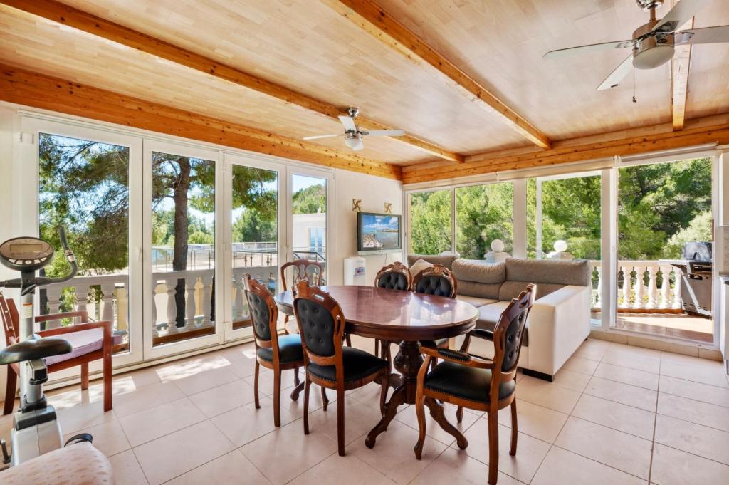 5 bed villa in Altea