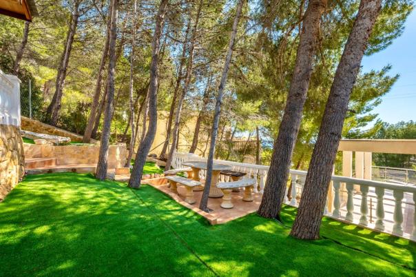 5 bed villa in Altea