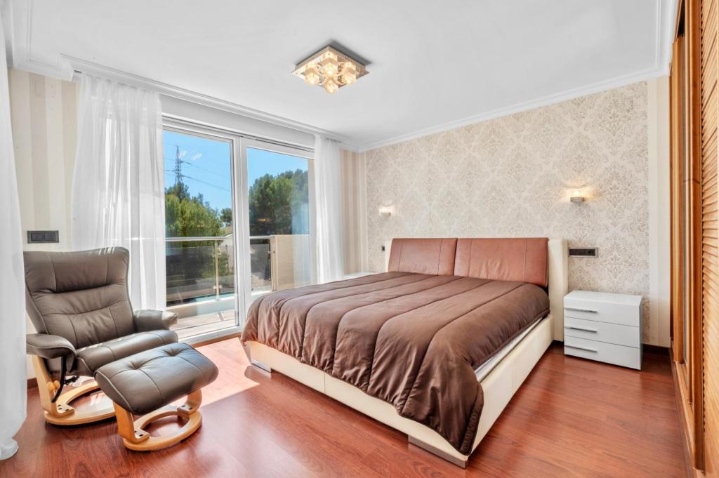 5 bed villa in Altea