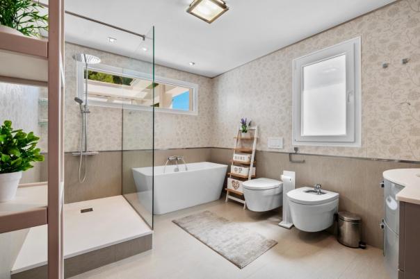 5 bed villa in Altea