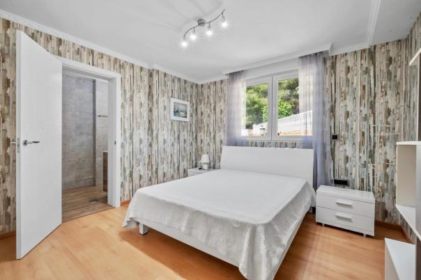 5 bed villa in Altea