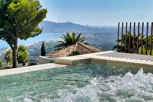 8 bed villa in Altea