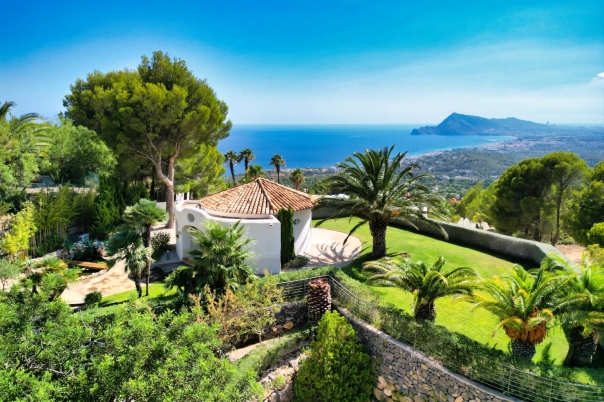 8 bed villa in Altea