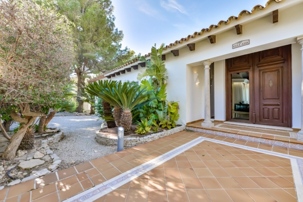 8 bed villa in Altea