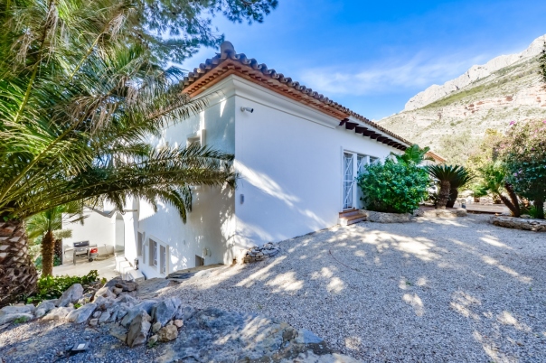 8 bed villa in Altea