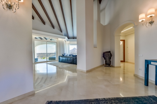 8 bed villa in Altea