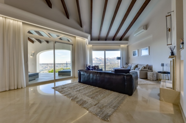 8 bed villa in Altea