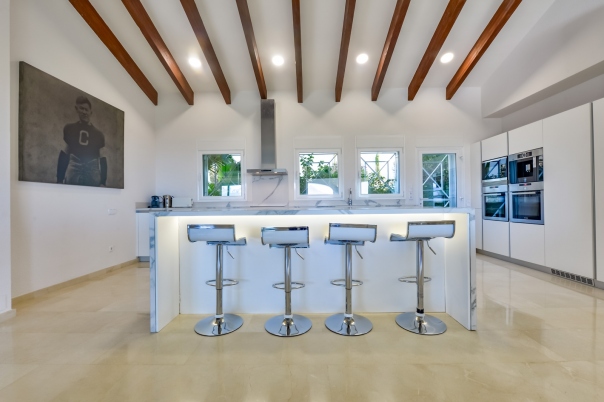 8 bed villa in Altea