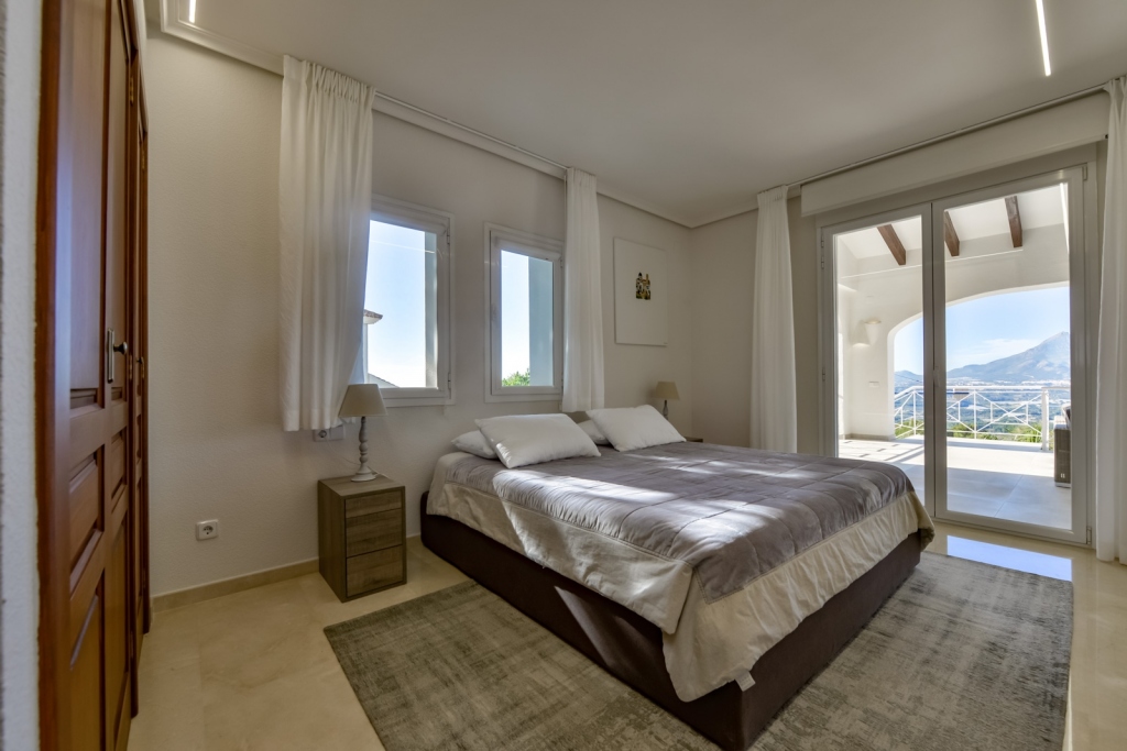 8 bed villa in Altea