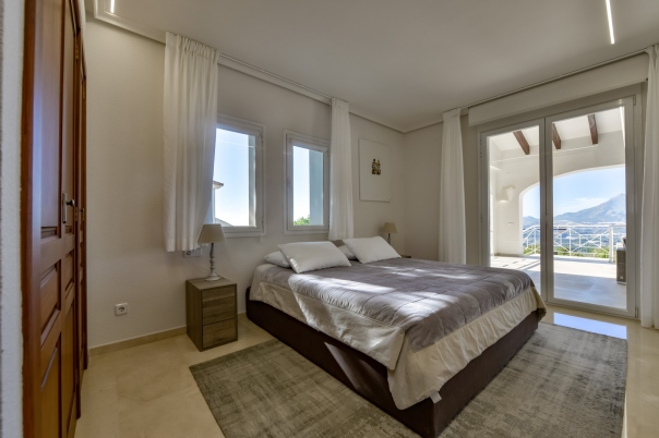 8 bed villa in Altea