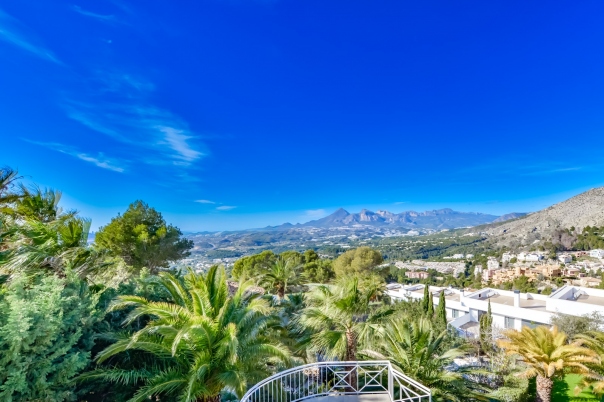 8 bed villa in Altea
