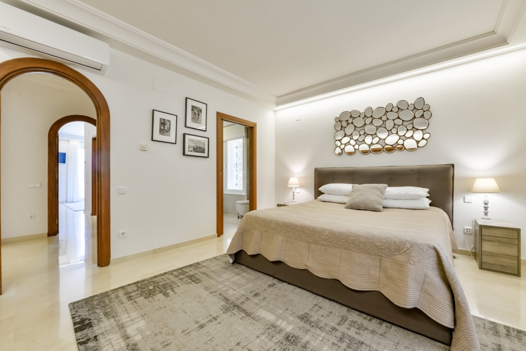 8 bed villa in Altea