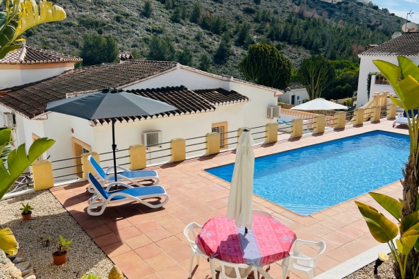 4 bed villa in Benitachell
