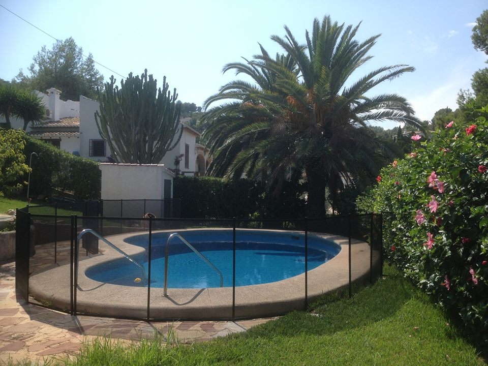 Neater Pool Safety Fence - Pool Fencing