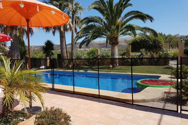 Neater Pool Safety Fence - Pool Fencing
