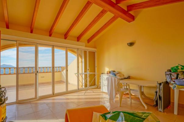 5 bed villa in Jávea