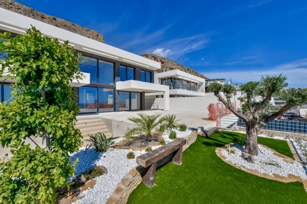 9 bed villa in Finestrat
