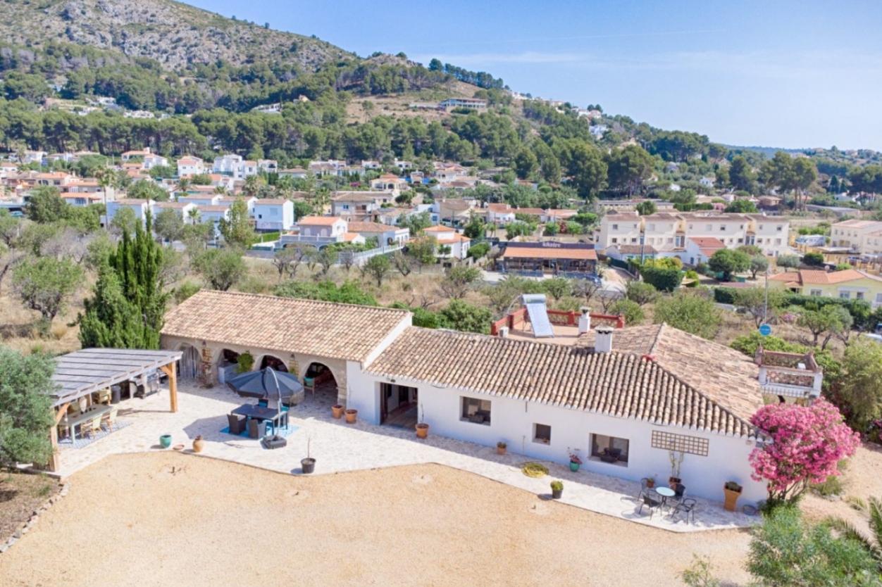 4 bed finca in Alcalalí