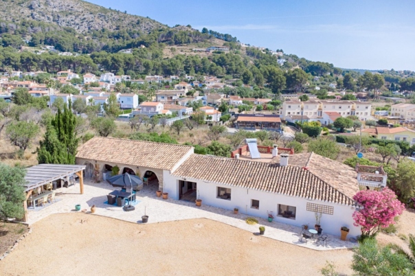 4 bed finca in Alcalalí