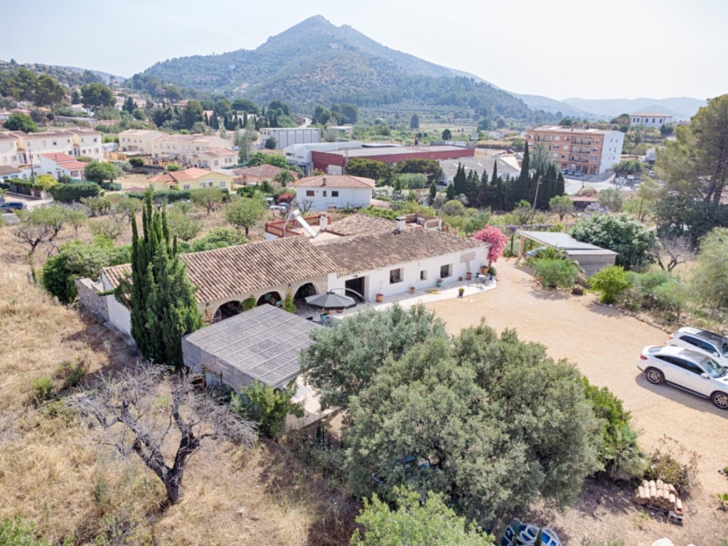 4 bed finca in Alcalalí