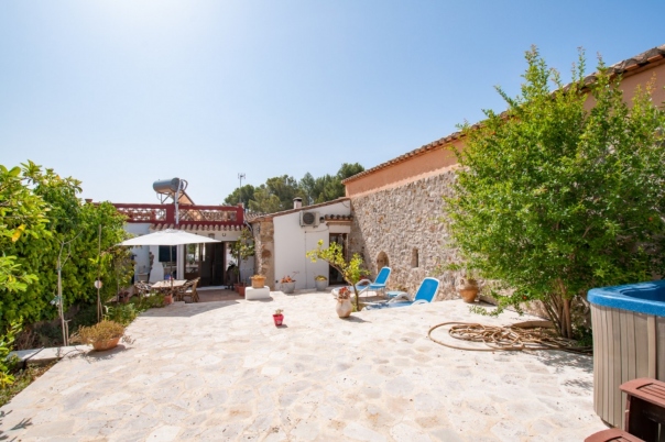 4 bed finca in Alcalalí