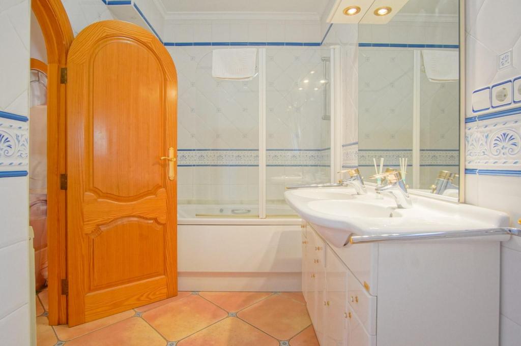 8 bed villa in Benissa