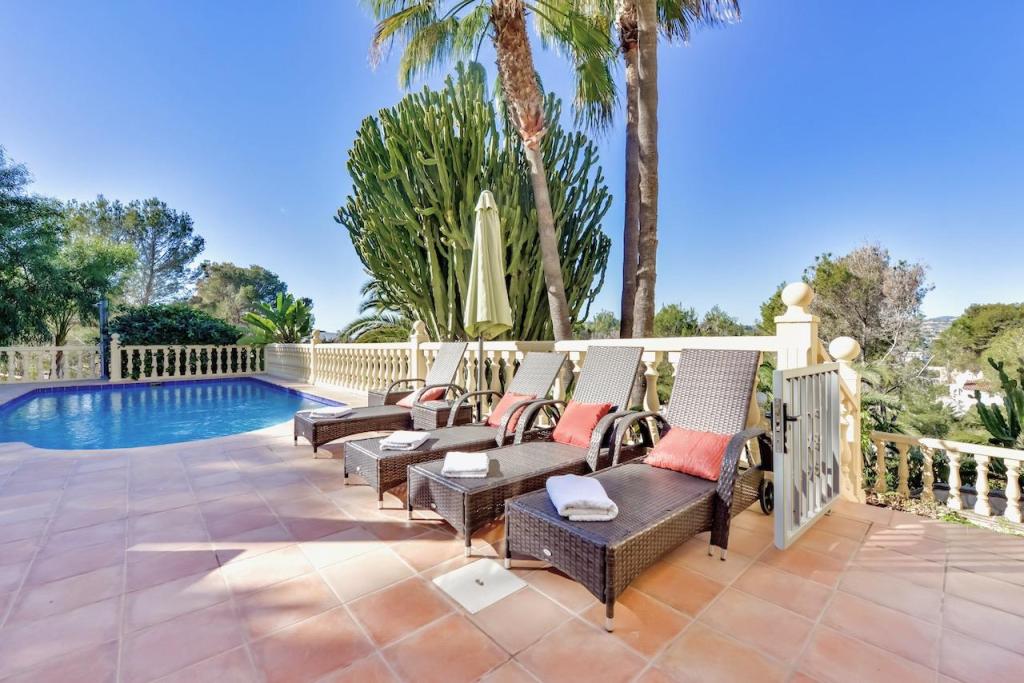4 bed villas in Moraira