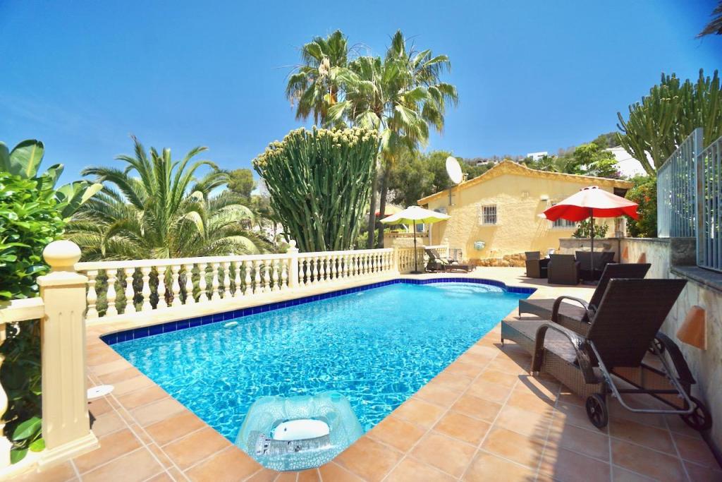 4 bed villas in Moraira
