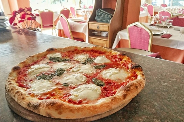 Pizzeria Mamma Nostra - Italian Restaurant