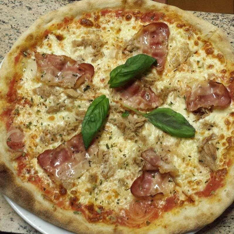 Pizzeria Mamma Nostra - Italian Restaurant