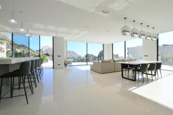 4 bed villa in Altea