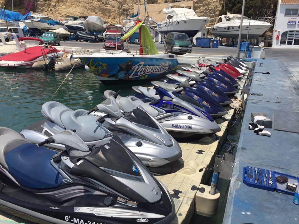 TSUNAMI Jet Ski & Watersports