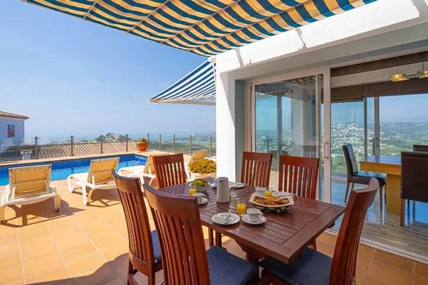 3 bed villa in Moraira