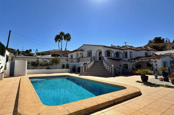 5 bed villa in Moraira