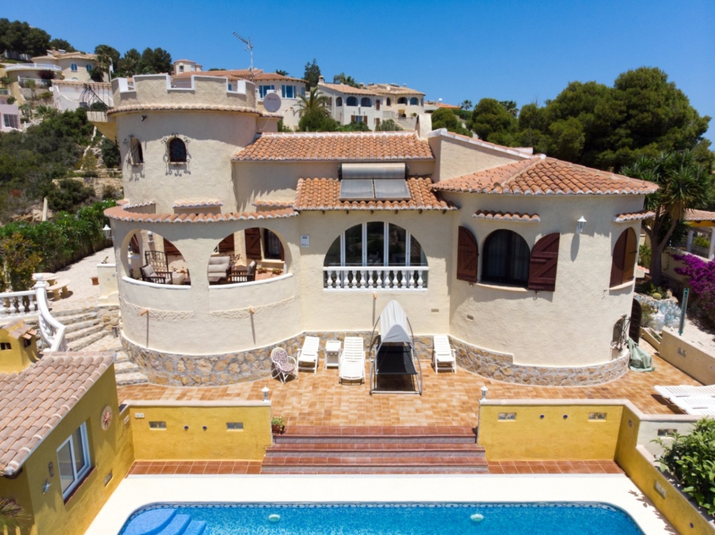 5 bed villa in Benitachell