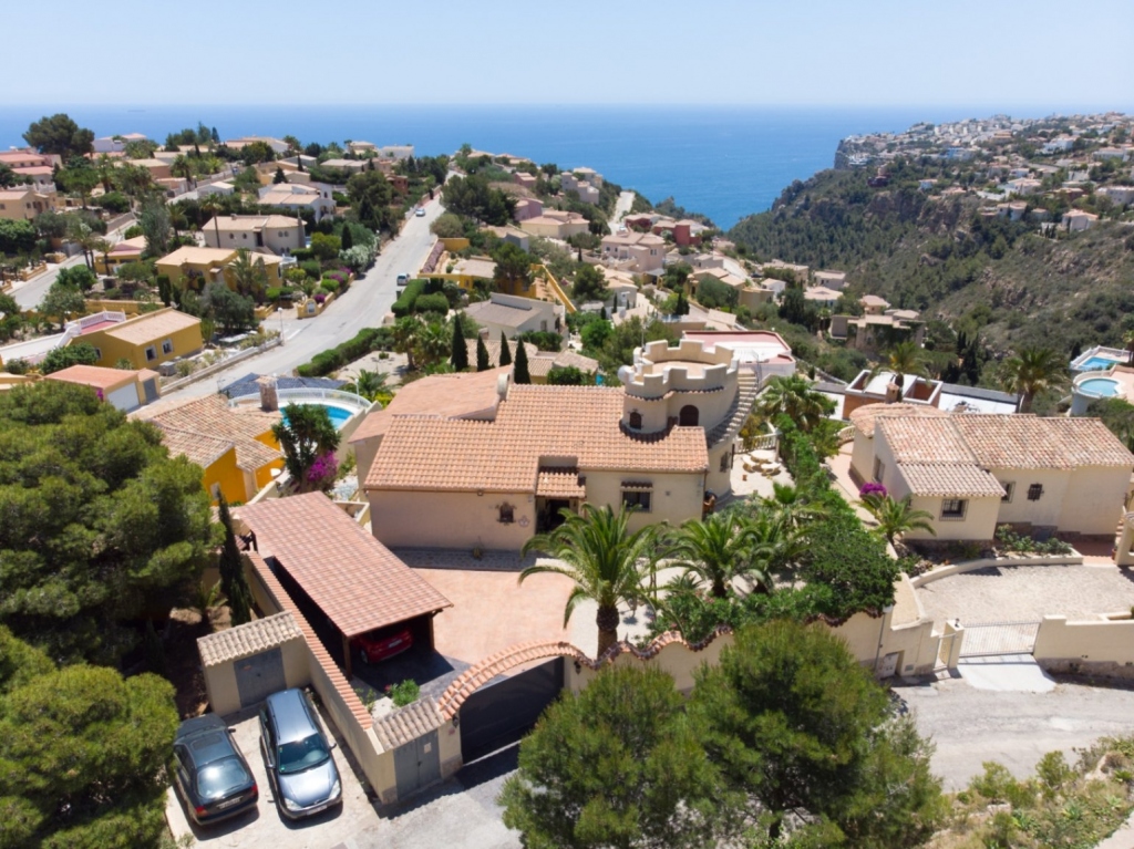 5 bed villa in Benitachell
