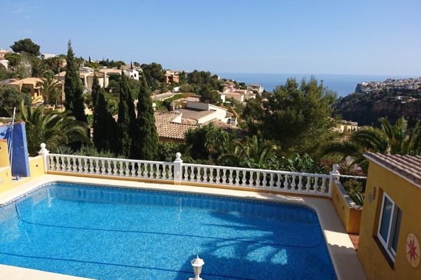5 bed villa in Benitachell