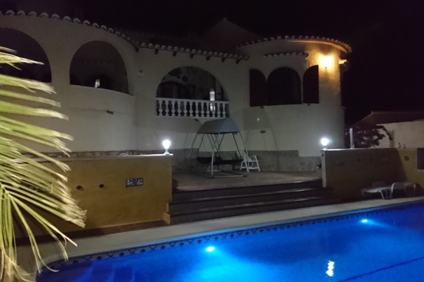 5 bed villa in Benitachell