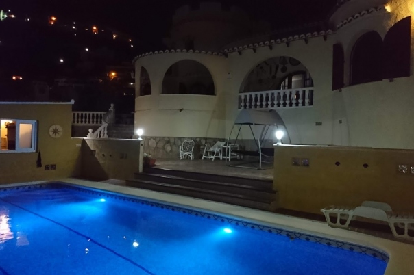 5 bed villa in Benitachell