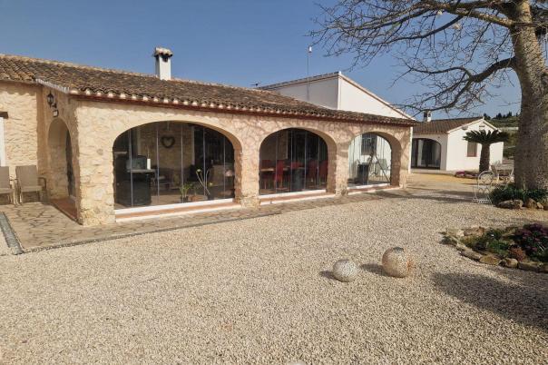 4 bed villa in Teulada