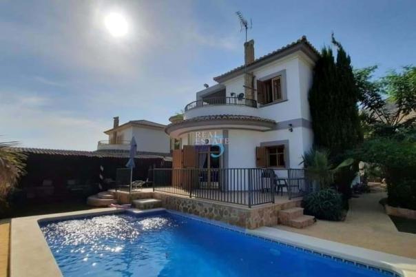 3 bed villa in Finestrat