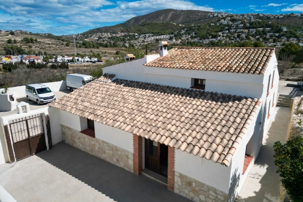 5 bed villa in Moraira