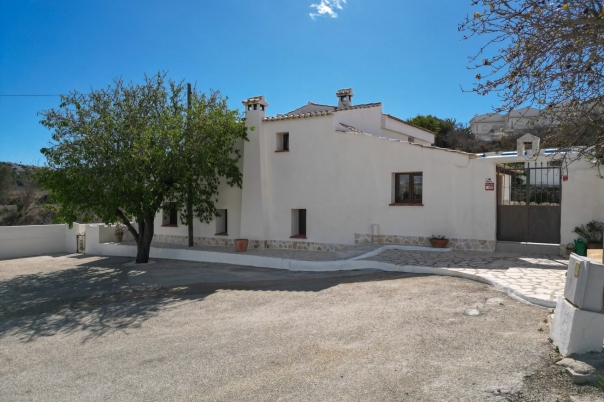 5 bed villa in Moraira