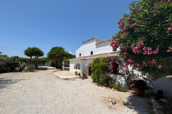 4 bed finca in Benitachell