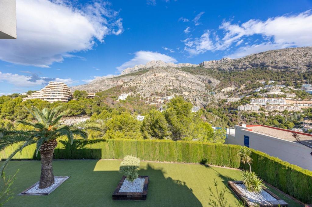 4 bed villa in Altea
