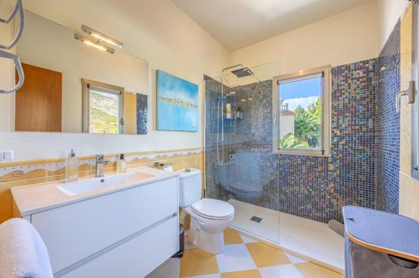 4 bed villa in Altea