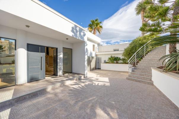 4 bed villa in Altea