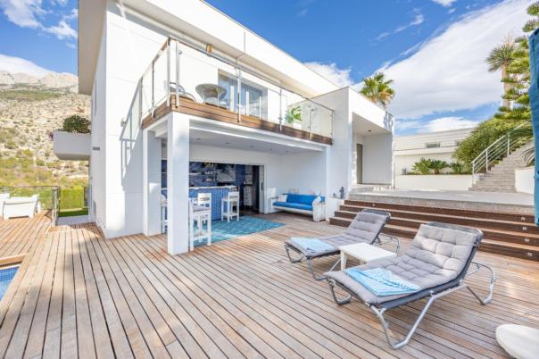 4 bed villa in Altea
