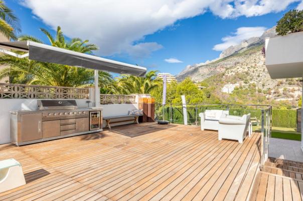 4 bed villa in Altea