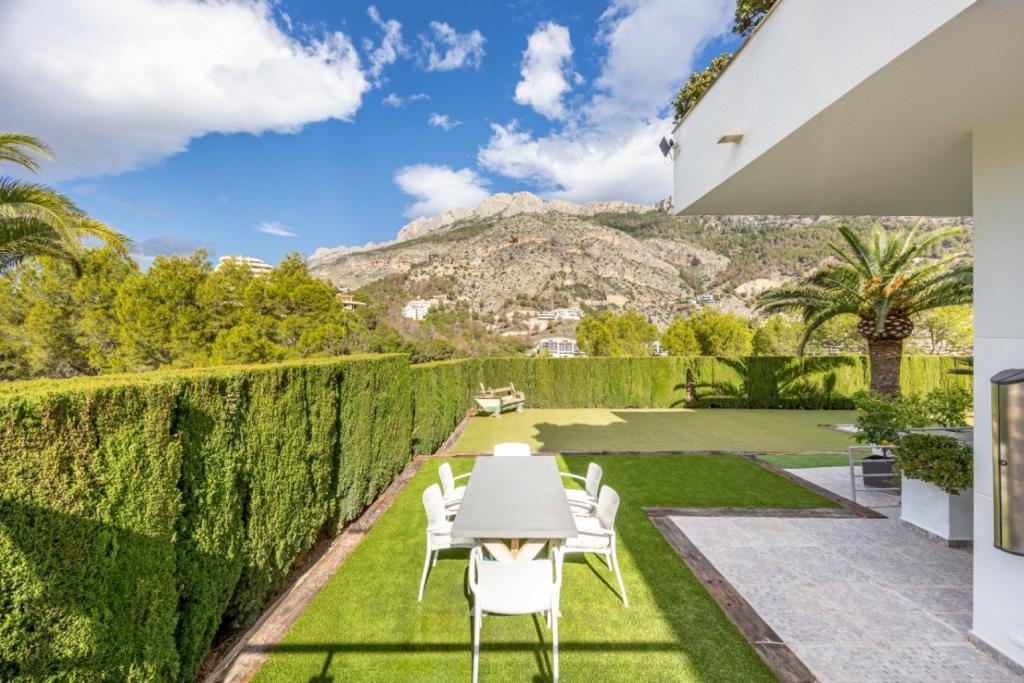 4 bed villa in Altea
